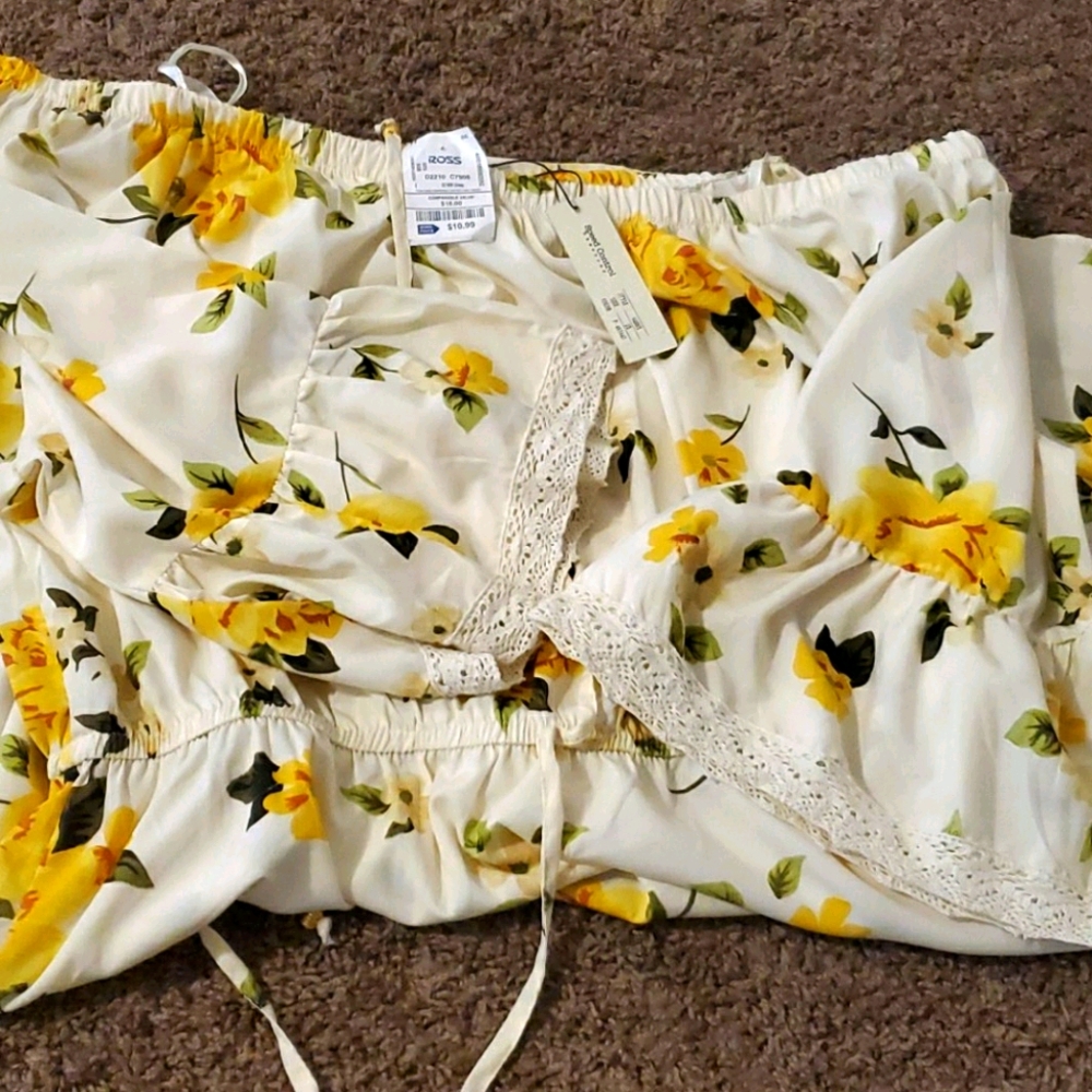 Dress w/ yellow flowers